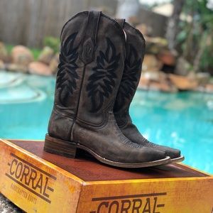 Corral Mens Boots size 8